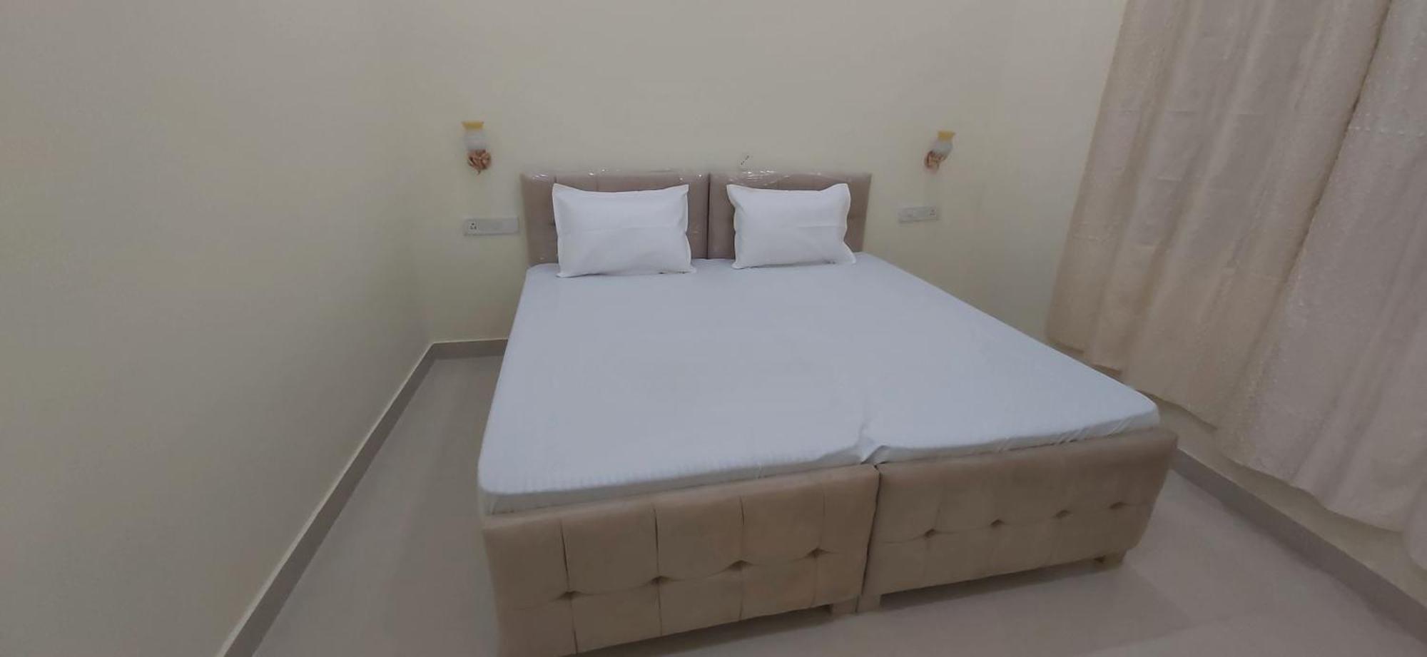 Shivansh Palace Homestay & Marriage Garden Khajurāho エクステリア 写真